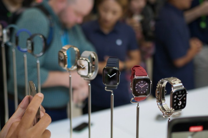 Apple Park'ta Apple Watch Series 10 uygulamalı alanı.