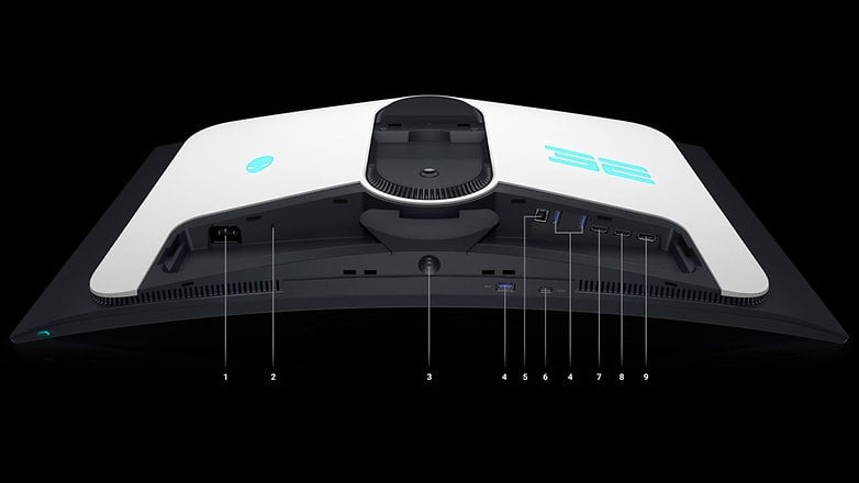 Alienware AW3225QF oyun monitörü konnektörleri arka taraftadır. Alienware AW3225QF oyun monitörü konnektörleri arka taraftadır.