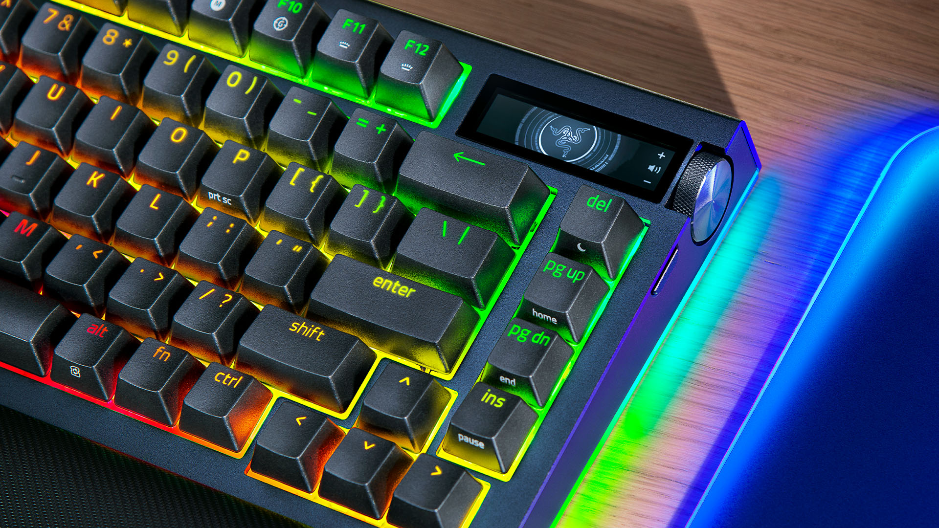 Razer’ın yeni BlackWidow oyun klavyesi üç aylık pil ömrü sunuyor