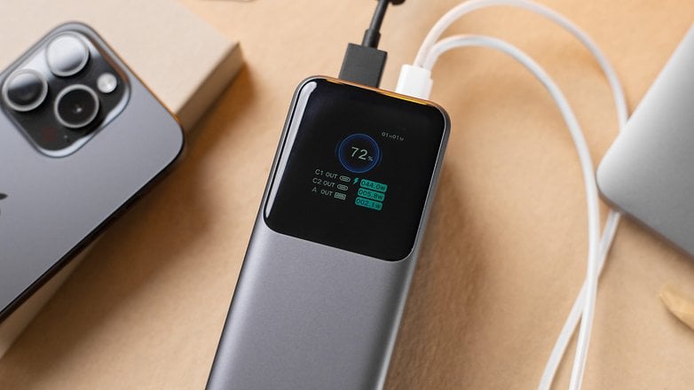 Ugreen Nexode Güç Bankası 20.000 mAh 130 W Ekran