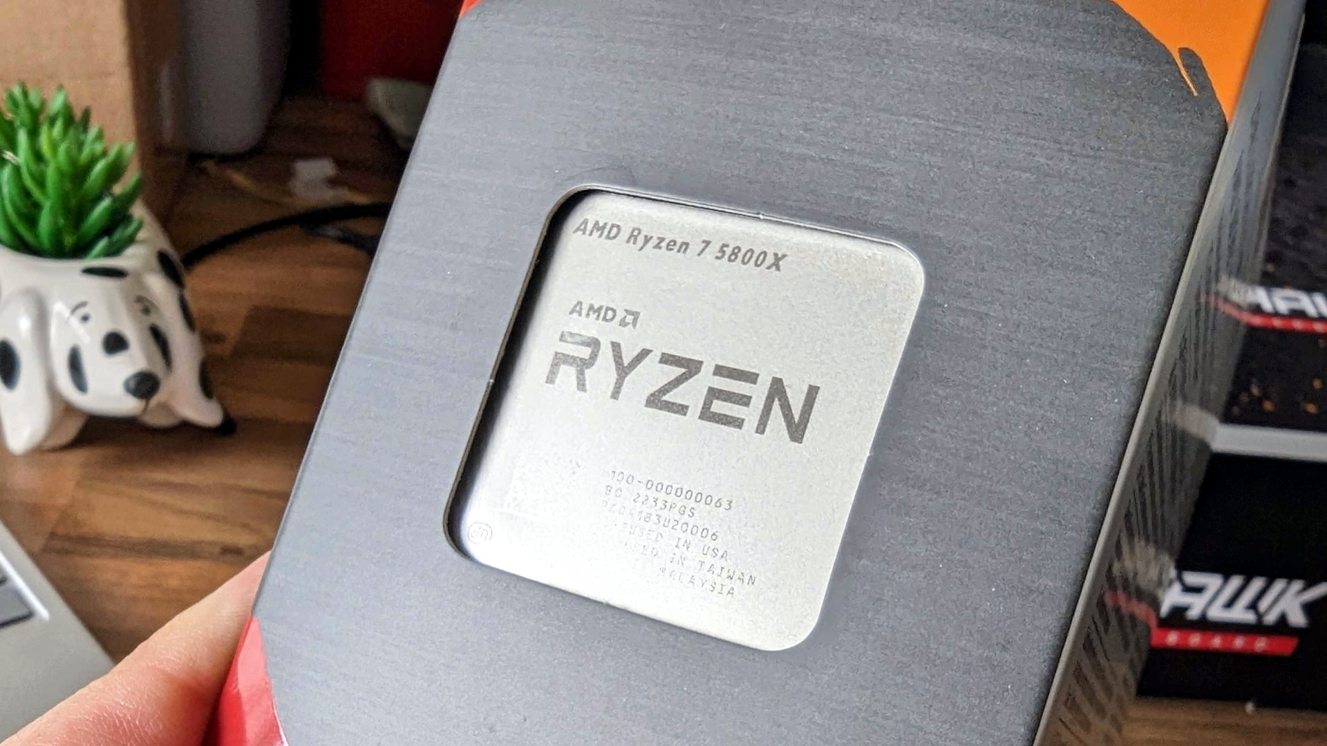 Kutuda AMD Ryzen 7 5800X işlemci