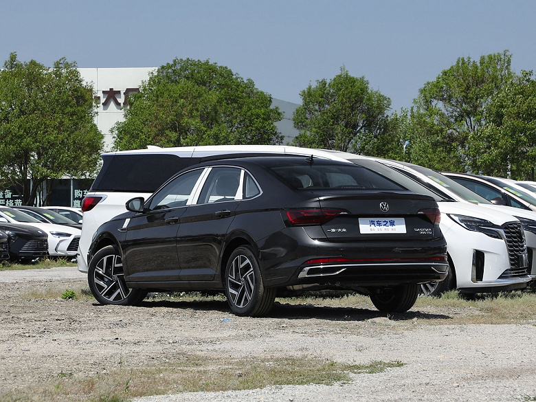Aynı Volkswagen Jetta, sadece daha büyüğü. Volkswagen Sagitar 2025'in satışları başladı
