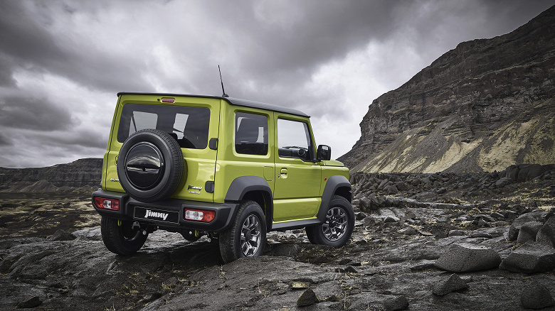 Suzuki Jimny'nin Rusya'daki fiyatı önemli ölçüde düştü - şimdi üst düzey Lada Vesta'dan daha ucuz