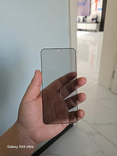 Samsung Galaxy S25 ve Galaxy S25 Ultra için koruyucu gözlükler, gelecekteki amiral gemilerinin minimal ekran çerçevelerini açıkça gösteriyor