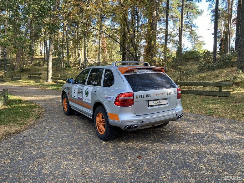 Moskova'da benzersiz Porsche Cayenne S Transsyberia'yı satıyorlar. Böyle sadece 25 araba var