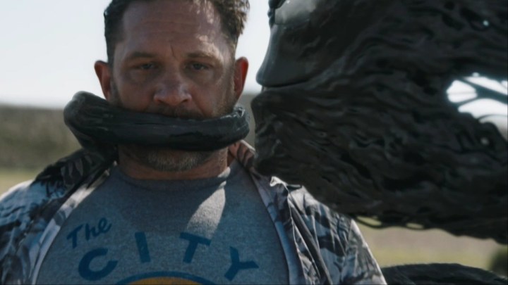 Tom Hardy, Venom'un ağzını kapatmasını sağladı.