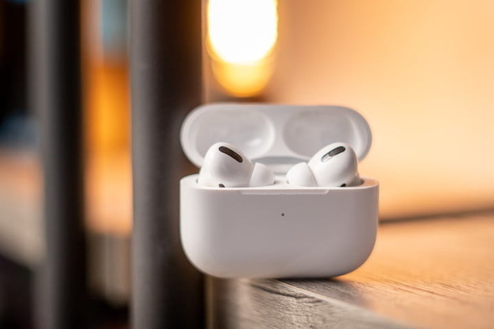 Apple Airpods Pro şarj kutusunda.