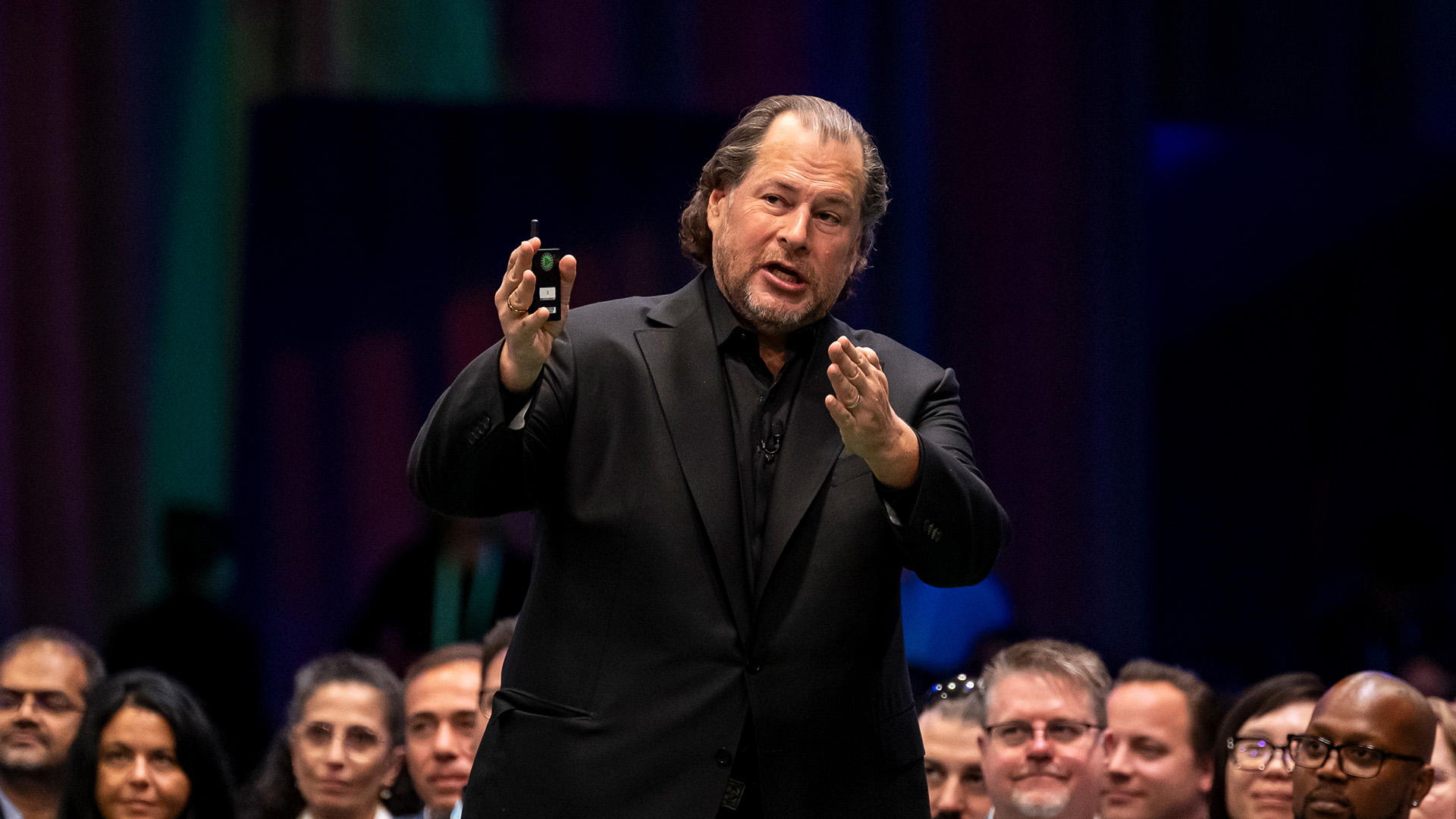 Salesforce Inc.'in CEO'su Marc Benioff, 17 Eylül 2024 Salı günü San Francisco, Kaliforniya, ABD'de düzenlenen 2024 Dreamforce konferansının açılış konuşmasında konuşuyor.