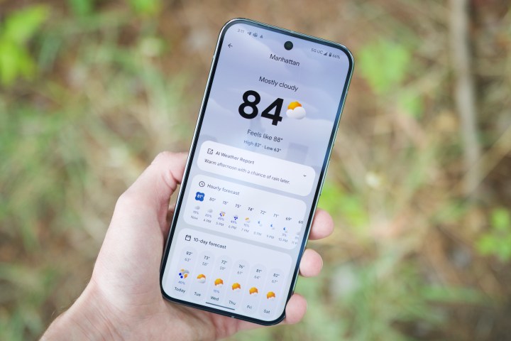 Google Pixel 9 Pro XL'deki Pixel Weather uygulaması.