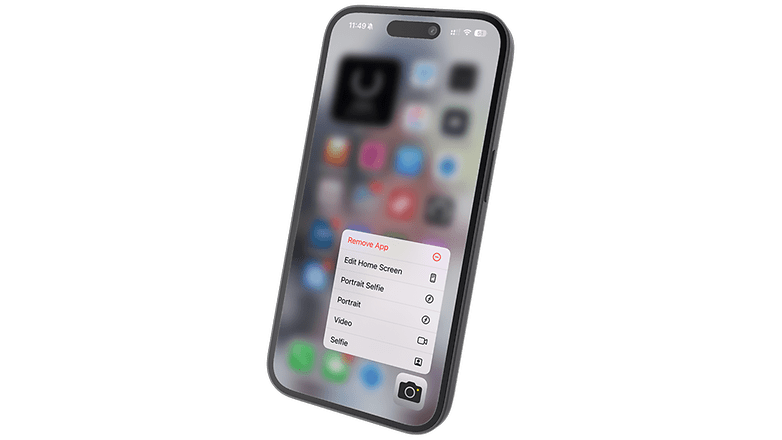 Kamera uygulamasının kaldırılabileceğini gösteren bir iPhone. Kamera uygulamasının kaldırılabileceğini gösteren bir iPhone.