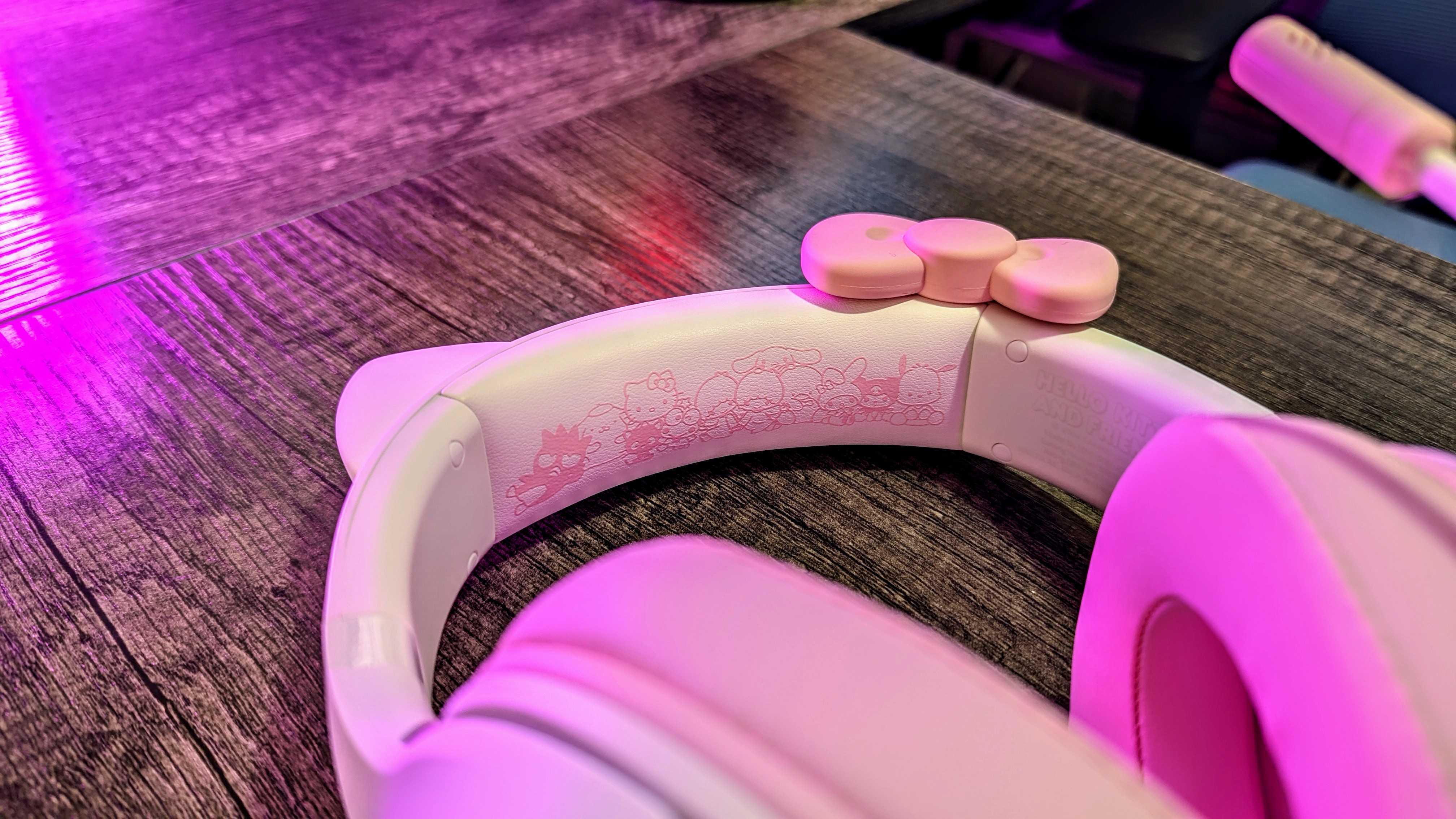 Razer Kraken Kitty V2'nin görüntüsü 