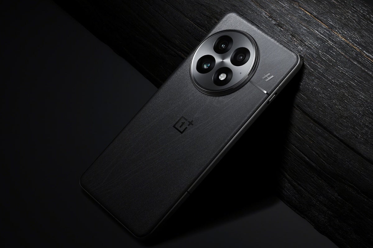 Siyah renkli OnePlus 13 görüntüsü sızdırıldı