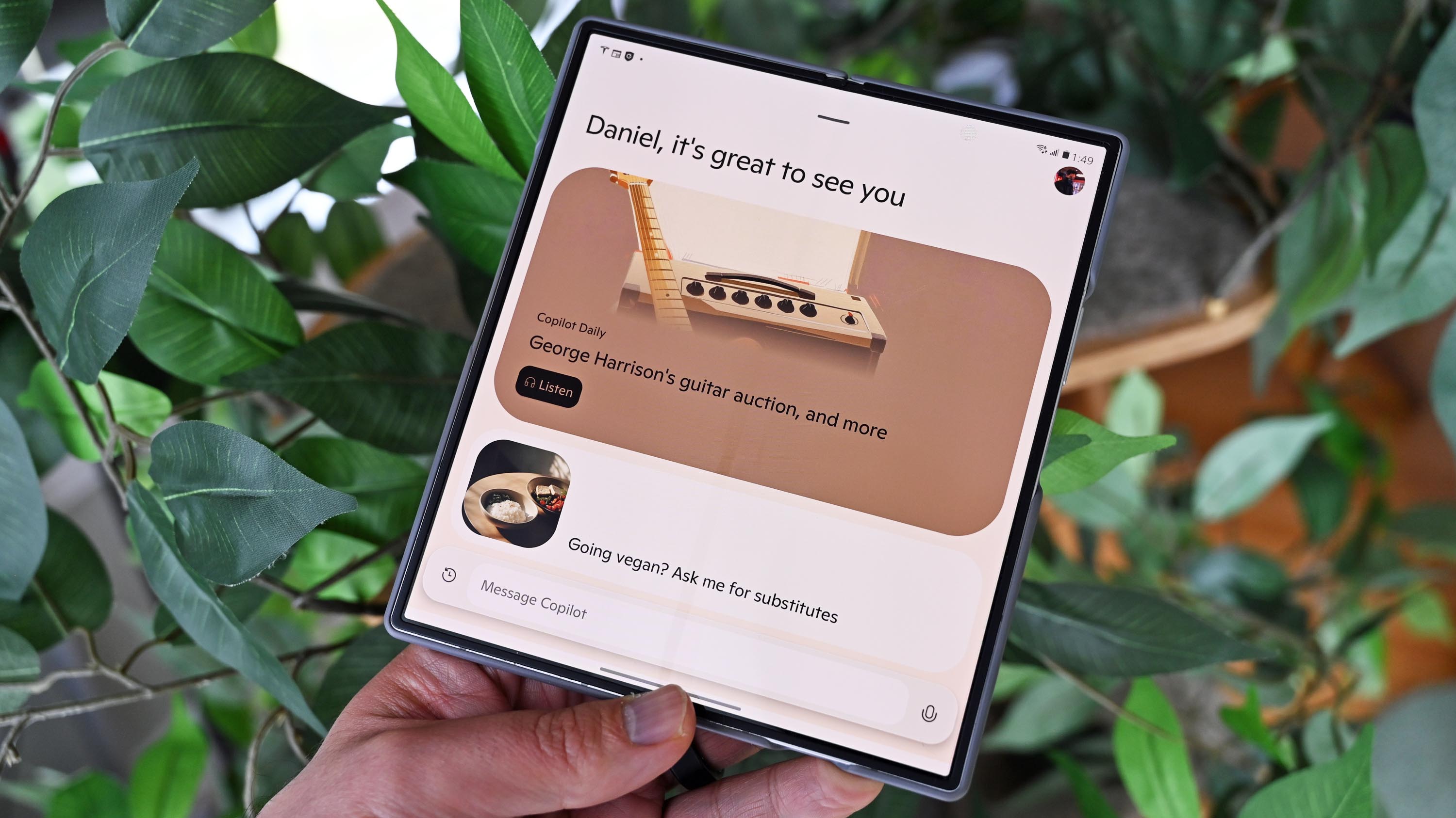 Samsung Galaxy Z Fold6 (2024)'ta Android için güncellenmiş Copilot uygulaması.