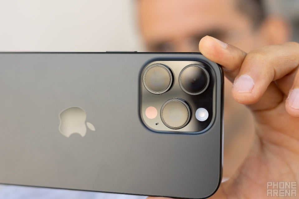 Bazı iPhone 16 Pro serisi kullanıcıları kamera uygulamasıyla ilgili sorunlar yaşıyor. | Resim kredisi-PhoneArena - iPhone 16 Pro kullanıcıları, kamera ve daha fazlasıyla ilgili sorunları düzeltmek için bir iOS güncellemesi almayı umuyor