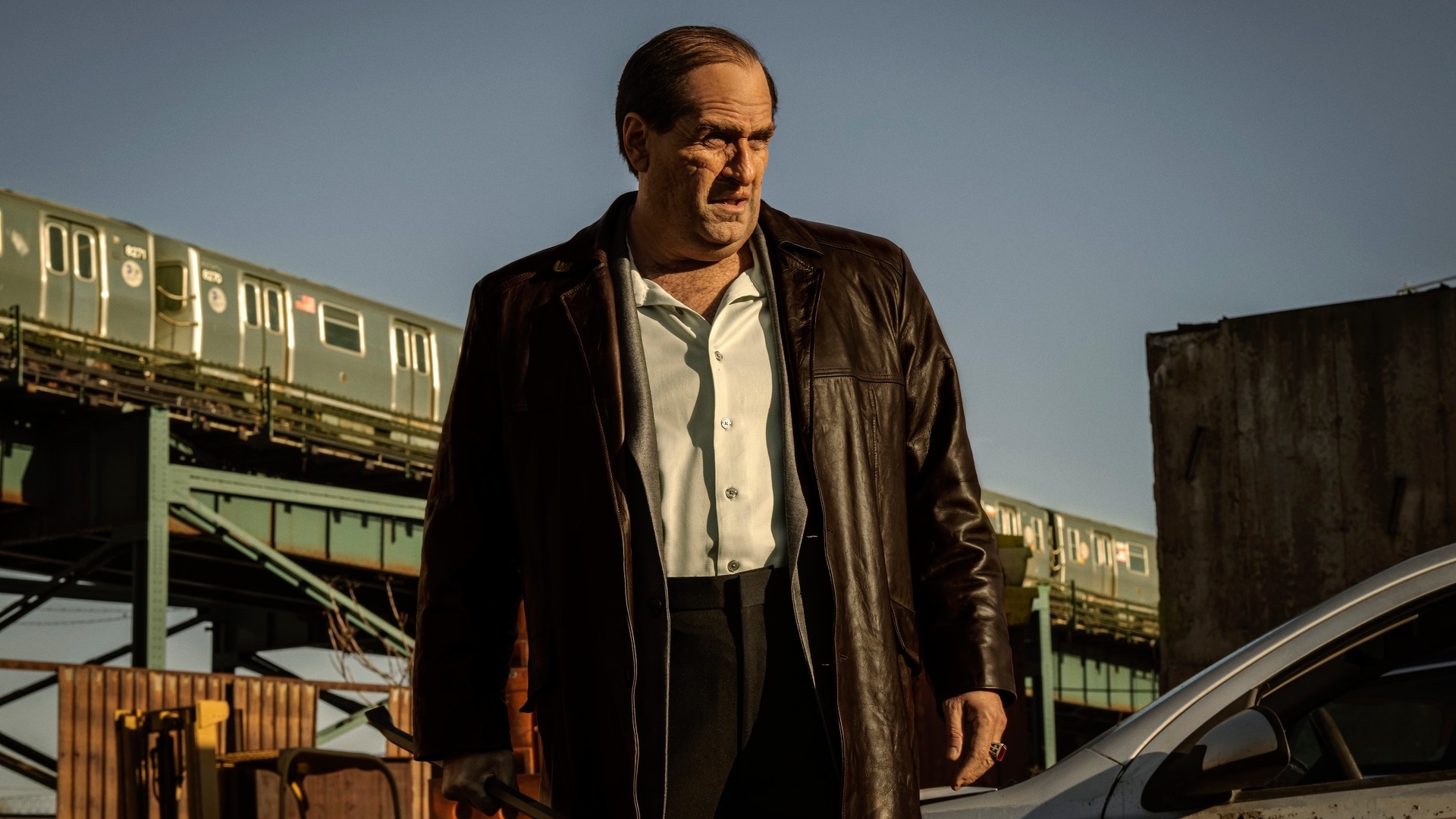 Oz Cobb (Colin Farrell) HBO'da Gotham'da duruyor "Penguen"