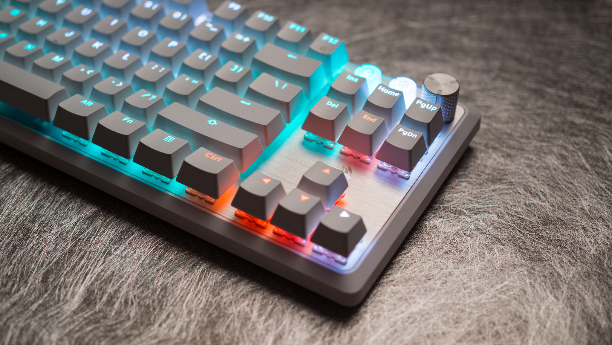 Corsair K70 Pro TKL dağınık RGB aydınlatma vurgulandı