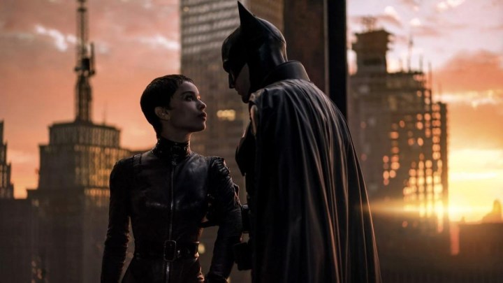 Batman, The Batman'da Catwoman ile konuşuyor