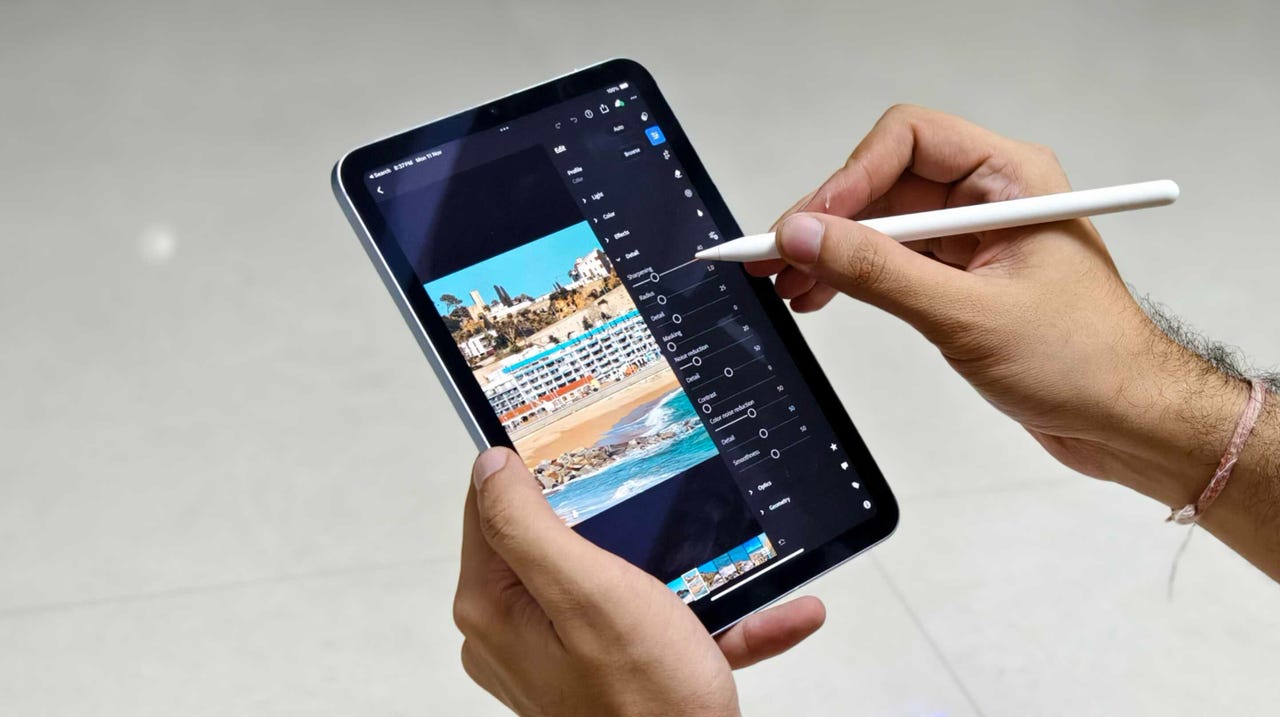 Lightroom'u çalıştıran iPad Mini 7