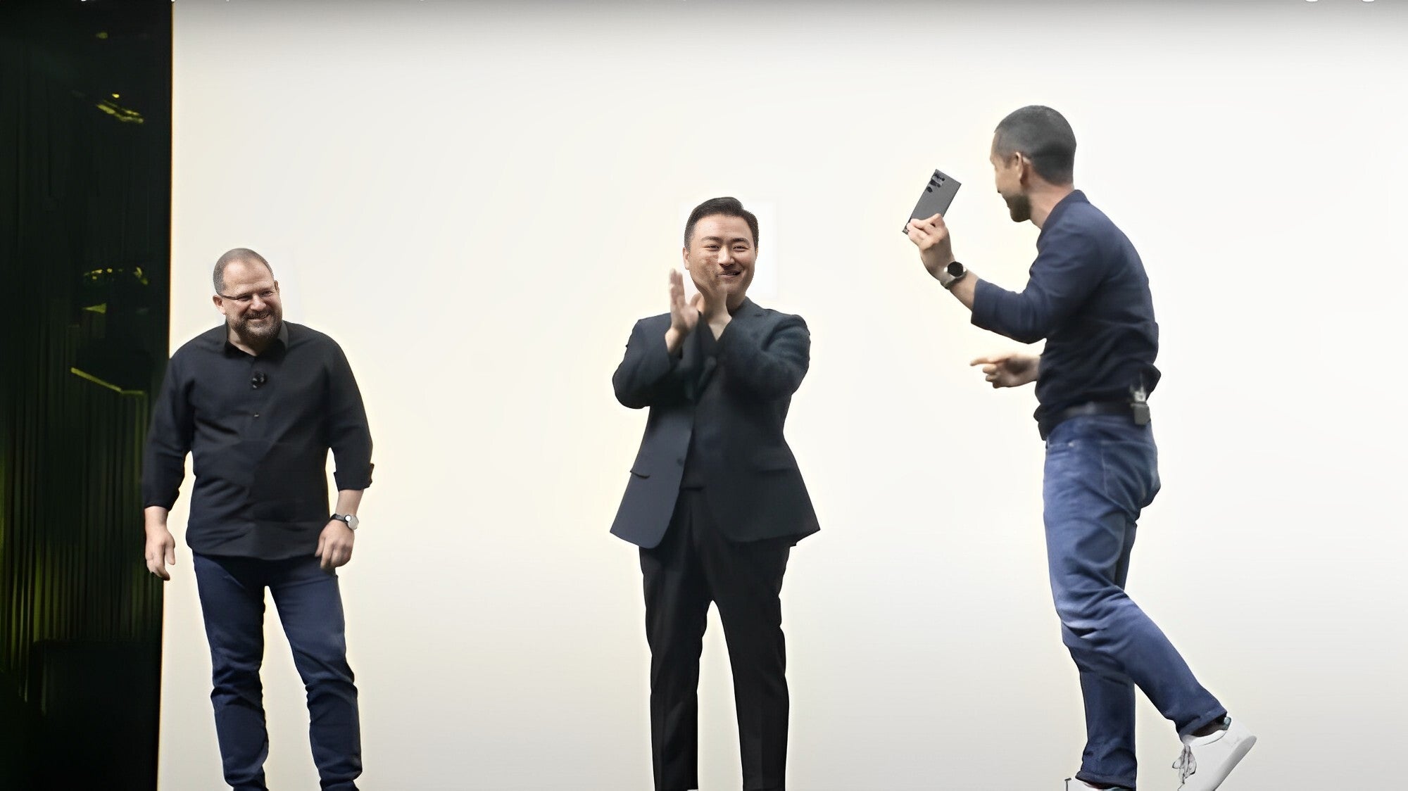 Samsung, Google ve OnePlus bu bariz hatalarla katlanır telefonları mahvediyor