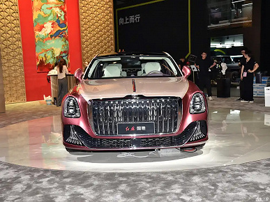 Rusya ve Çin için Bentley ve Mercedes-Maybach'ın değiştirilmesi. 4.0 litrelik V8 motora, 8 vitesli otomatik şanzımana ve dört tekerlekten çekişe sahip lüks Hongqi Guoya sedan tanıtıldı