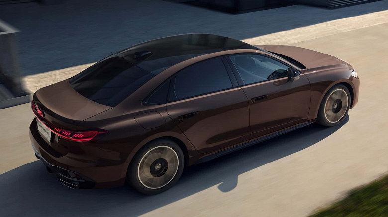 A4 ve A5 Sportback'in yerine geçen ve küresel versiyondan belirgin şekilde daha büyük olan 2025 Audi A5L sedan tanıtıldı