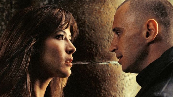 Sophie Marceau ve Robert Carlyle, Elektra King ve Renard rolünde Dünya Yetmez'de konuşuyor.