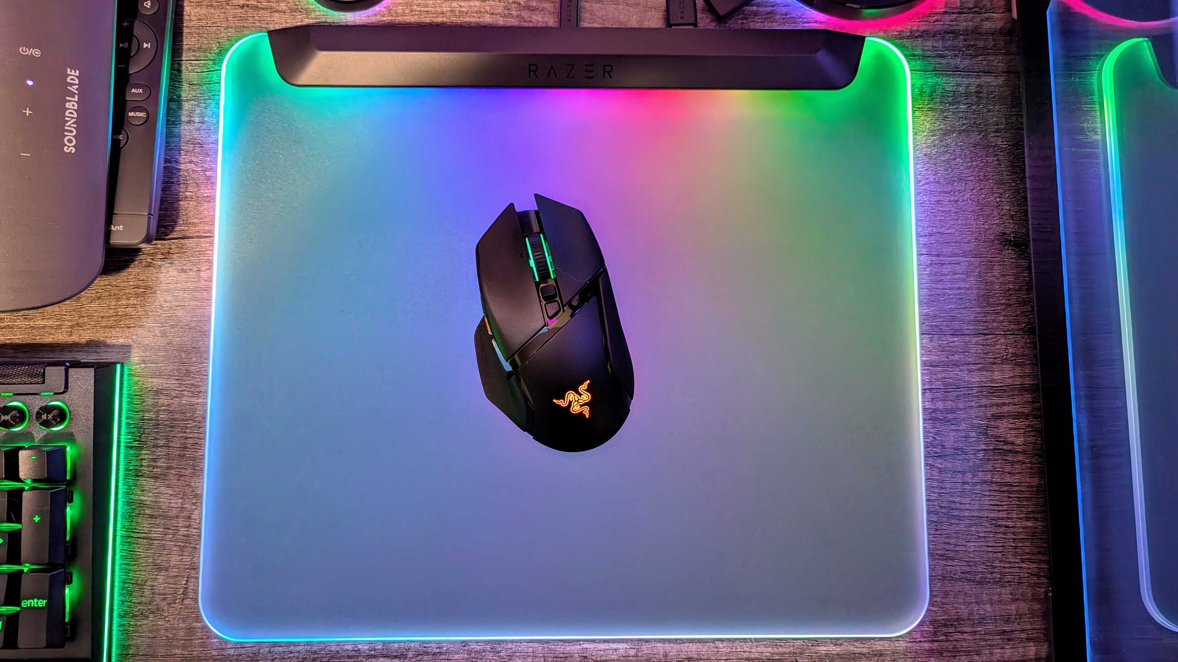 Razer Firefly V2 Pro fare altlığının görüntüsü.