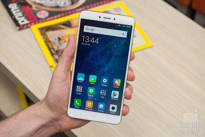 Xiaomi Mi Max 2 (Resim kredisi - PhoneArena) - Bu çılgın telefon trendlerine ne oldu?