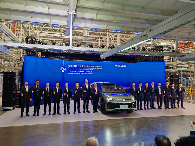 FAW-Volkswagen ortak girişimi halihazırda Çin'de 20 milyon otomobil üretti. En yeni crossover Volkswagen Tayron L'nin yıldönümü olduğu ortaya çıktı