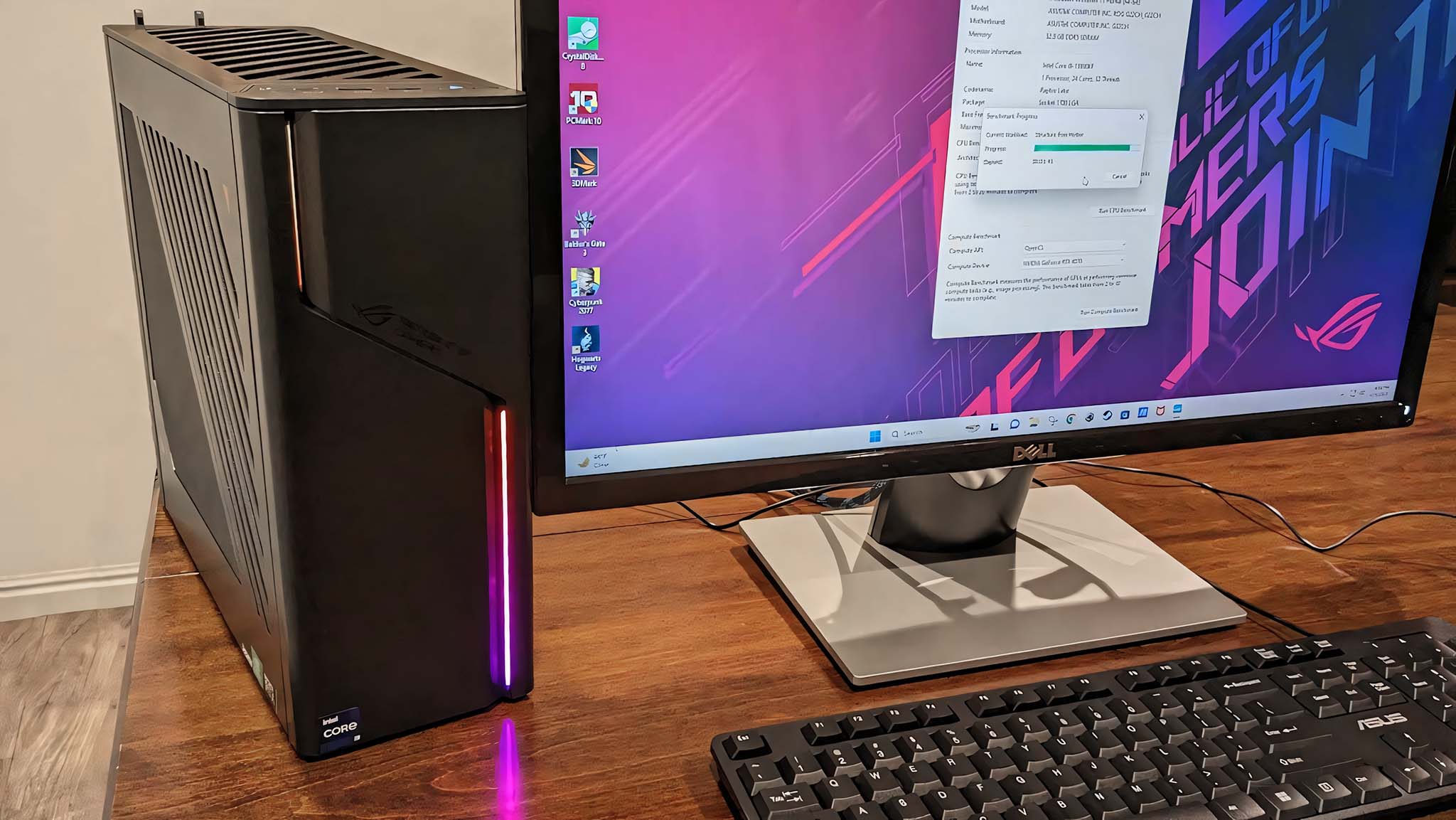 ROG G22CH, RGB açıkken monitöre bağlandı. 