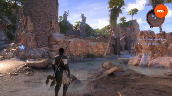 Dragon Age The Veilguard incelemesi: Dragon Age: The Veilguard'dan arkadan görülen, yakınında palmiye ağaçları ve su bulunan taş bir kaleye bakan bir adam.