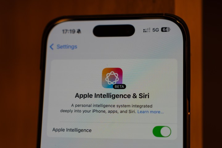 iPhone 16 Pro'da Apple Intelligence ve Siri ekranı