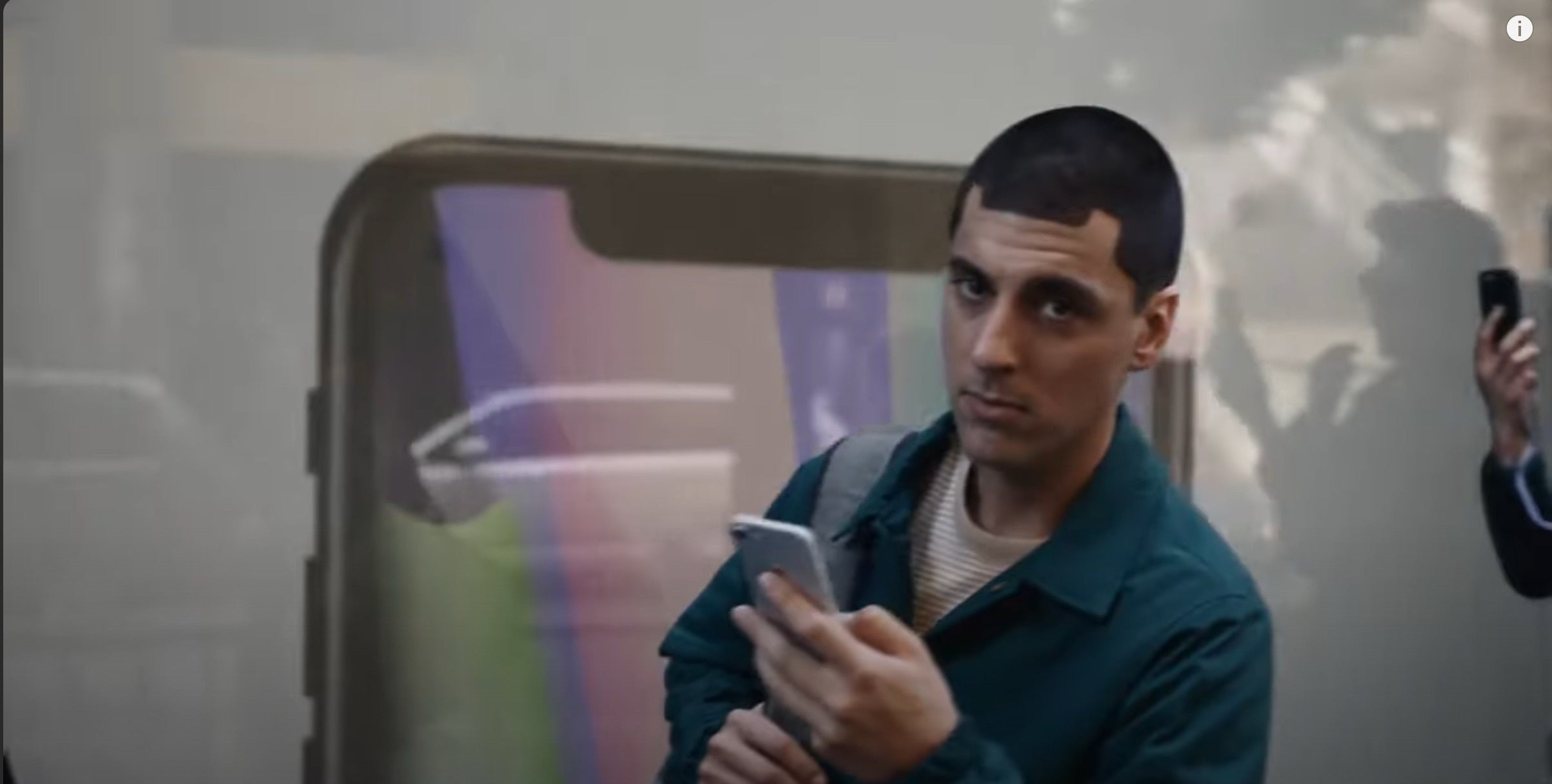 iPhone X ile alay eden Samsung reklamından ekran görüntüsü