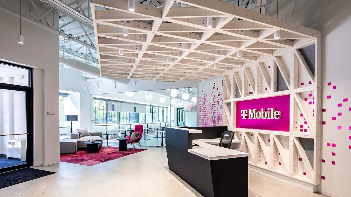 T-Mobile yöneticilerinin her gün sosyal medya platformlarında operatörle ilgili olumsuz paylaşımları araştırdığı söyleniyor. | Resim kredisi-T-Mobile - T-Mobile temsilcileri, çevrimiçi yayınladıkları şeylerin işlerine mal olabileceği konusunda uyarıldı