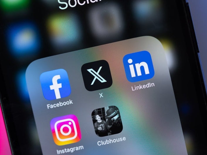 İmaj kredisi - PhoneArena - xAI artık Musk'un Twitter için ödediğinden daha fazla değere sahip
