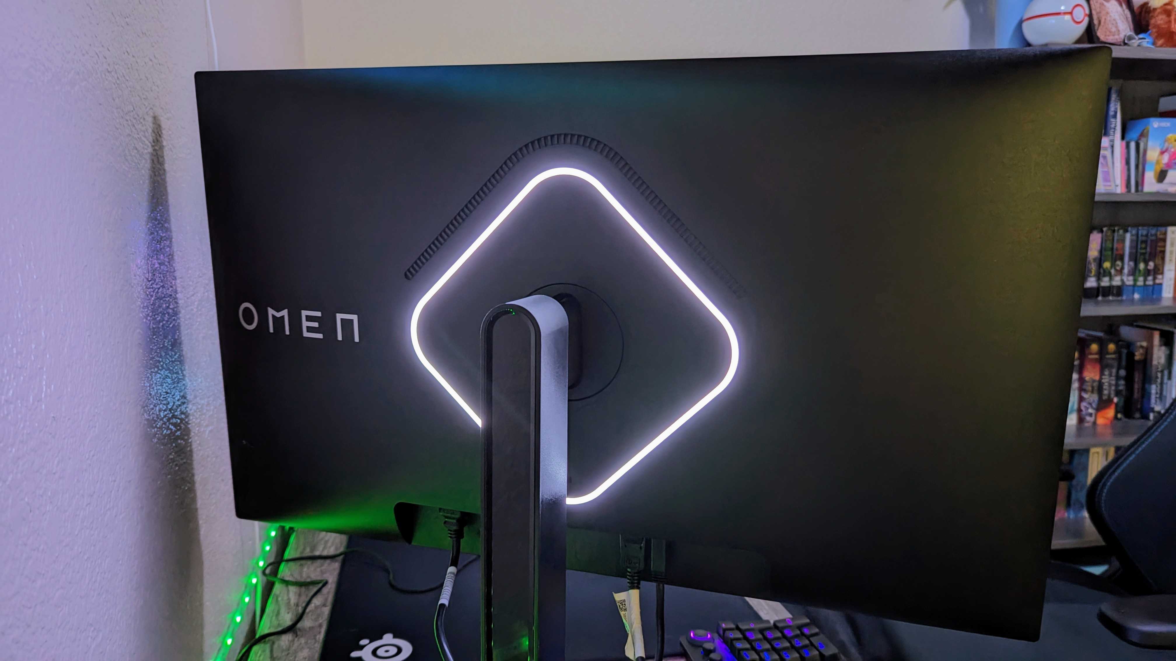 Kullanılan HP OMEN 27qs oyun monitörünün görüntüsü.