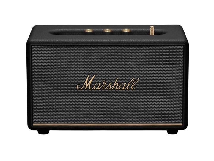 Beyaz bir arka planda Marshall Action III Bluetooth hoparlör.