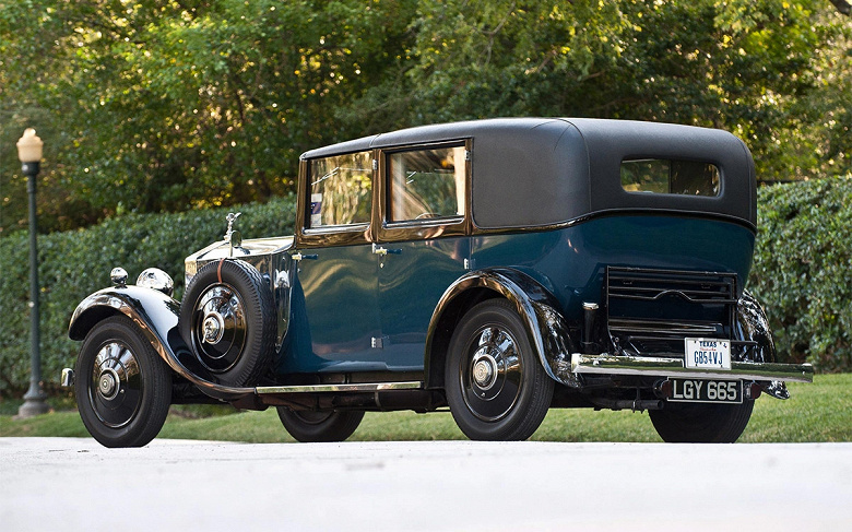 Dünyada böyle iki makine var ve bunlardan biri Rusya'da. Satıcı, 37 milyon ruble değerindeki nadir bir Rolls-Royce 20/25'i satışa çıkardı.