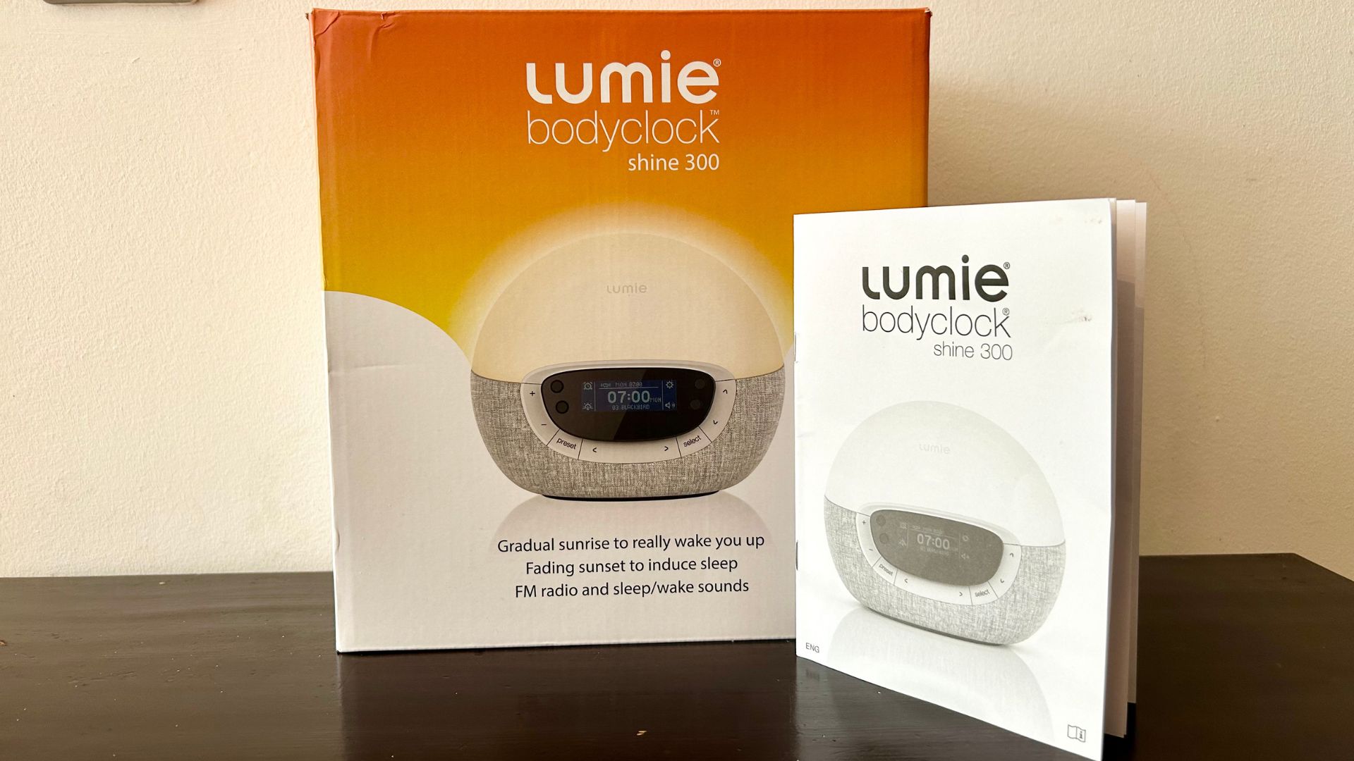 Lumie Bodyclock Shine 300 kutusu ve kullanım kılavuzu