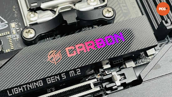 MSI MPG X870E Carbon WiFi incelemesi: M.2 SSD soğutucuda RGB aydınlatma.