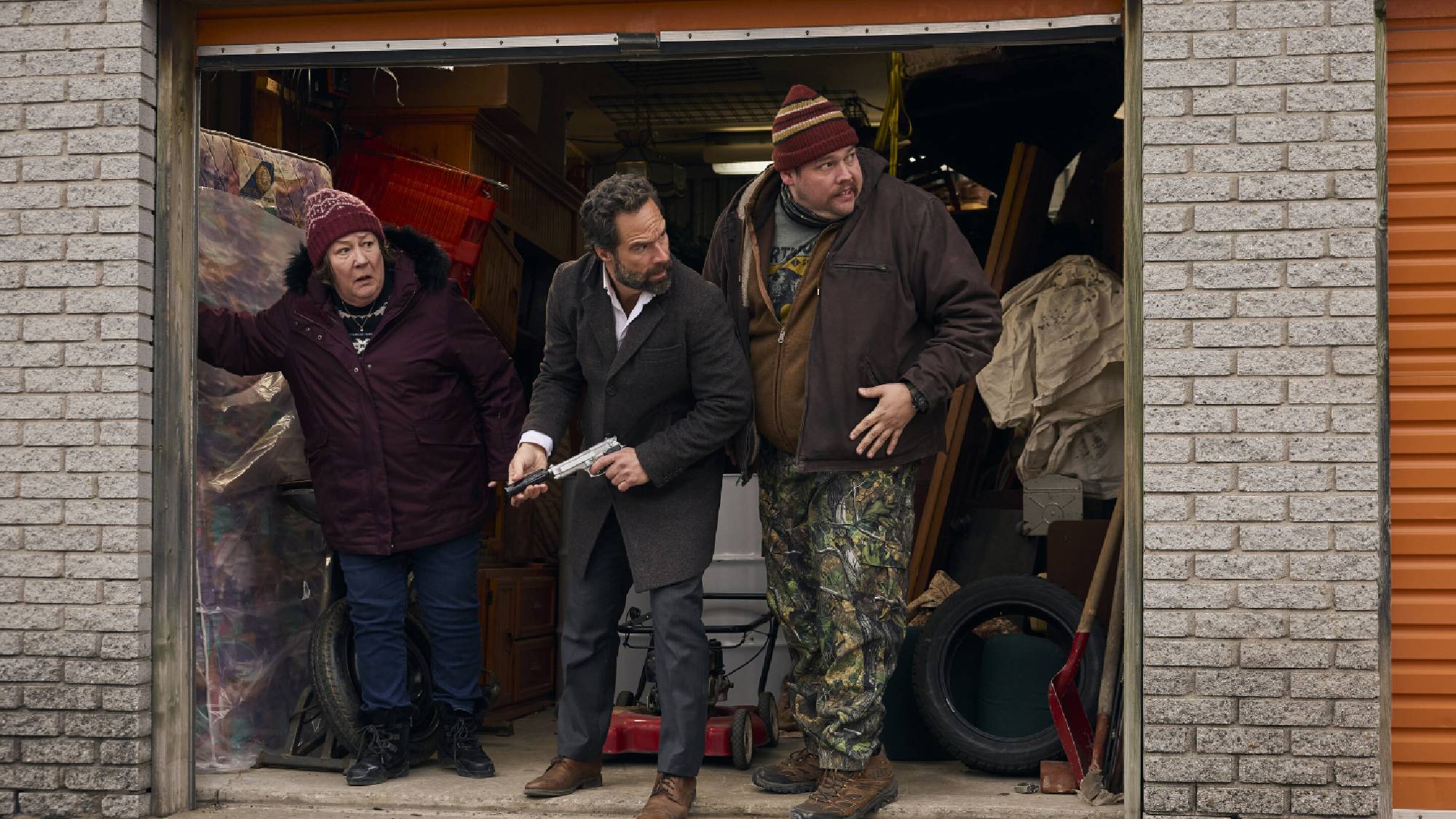 Ruth Clarke (Margo Martindale), Mike Byrne (Chris Diamantopoulos), Remy Bouchard (Guillaume Cyr)