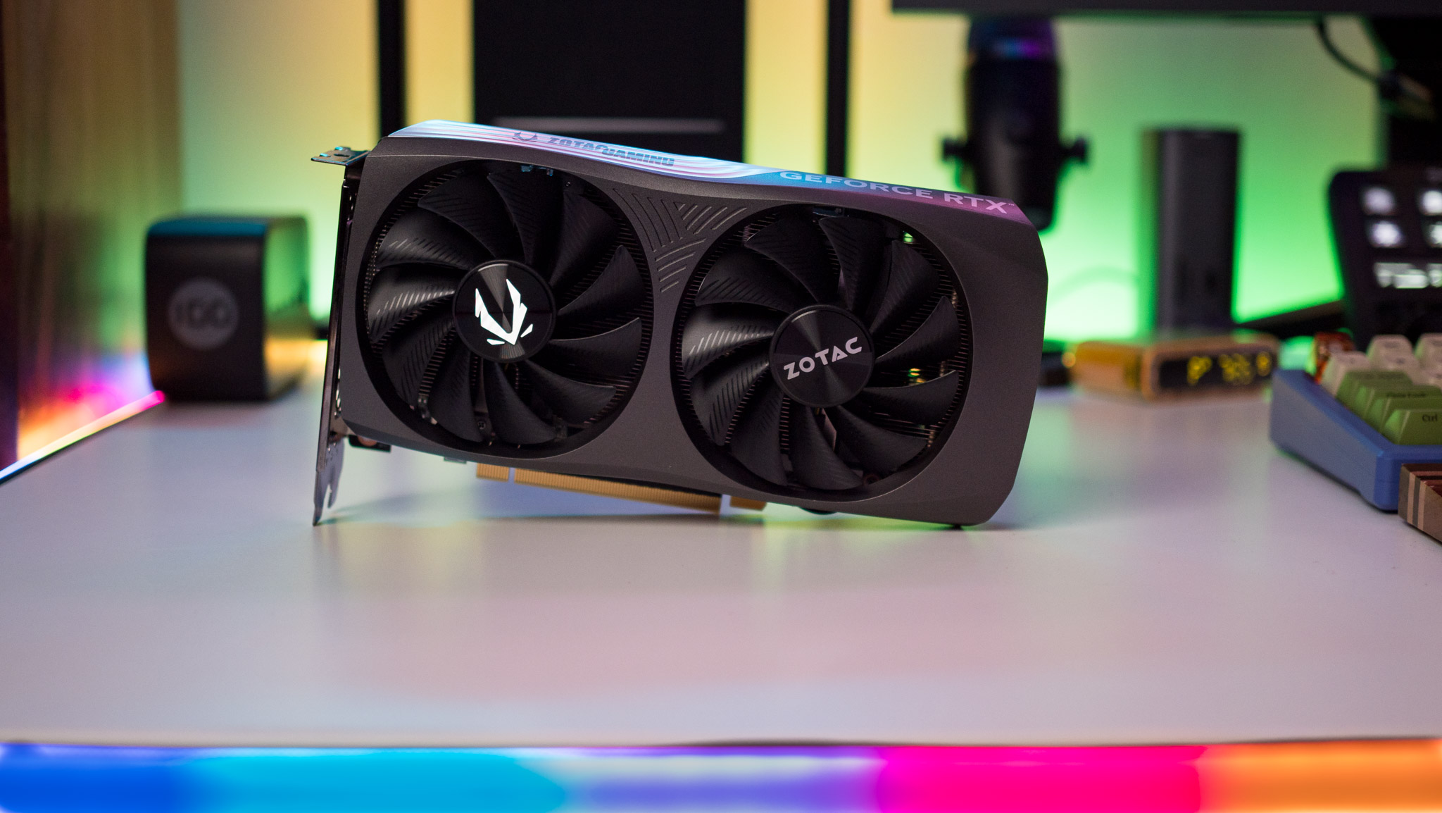 RGB aydınlatmalı Zotac GeForce RTX 4060 Ti Twin Edge