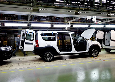 AvtoVAZ geliştirilmiş Lada Largus'u üretmeye başladı