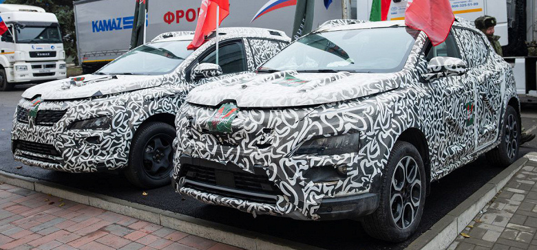 Renault Sandero 3'ün Rusya'daki hikayesi burada bitiyor: KamAZ, araçların hizmet dışı bırakılan prototiplerini orduya bağışladı