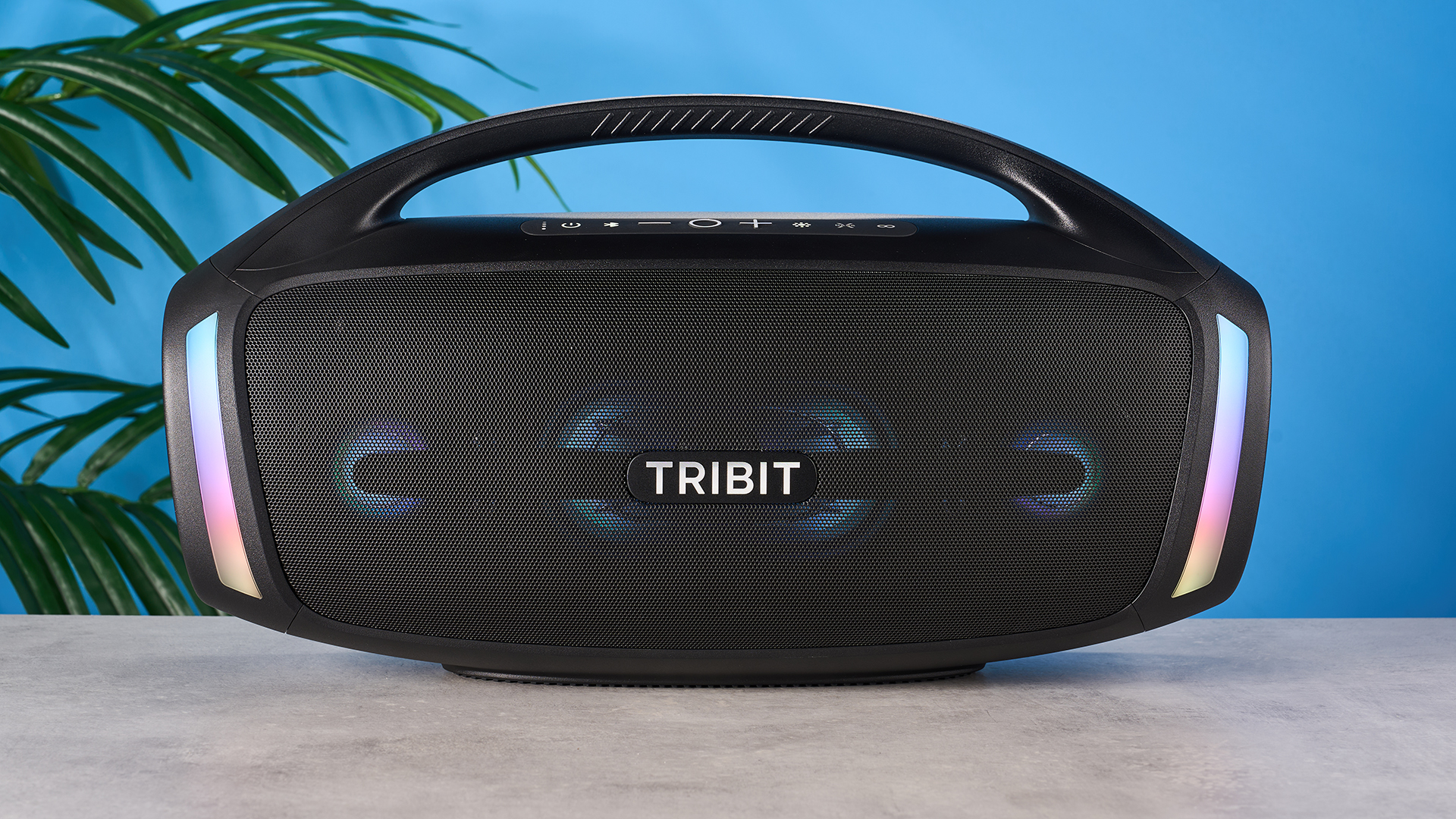 tribitstormbox blast 2 bluetooth hoparlör, 18 inç uzunluğunda ve 19 pound ağırlığında, çok renkli LED ışıklı ve taşıma saplı