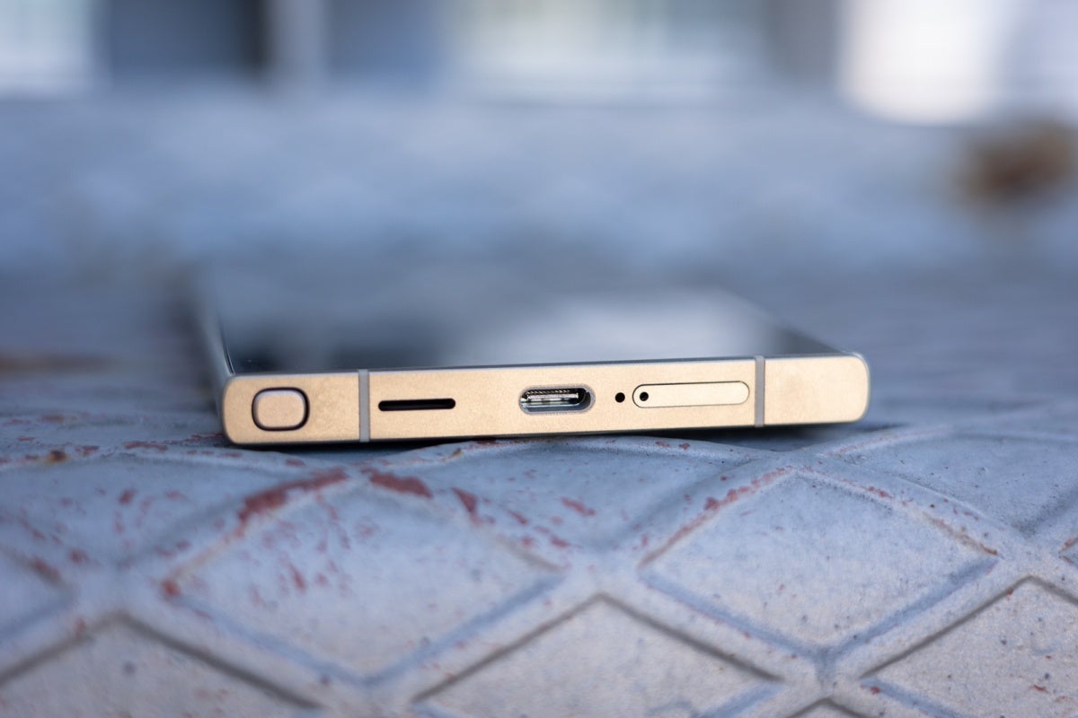S25 Slim'in S24 Ultra'nın kalınlığını azaltması, kalemini kaybetmesi ve küçük bir servete mal olması bekleniyor. | Image Credit -- PhoneArena - Samsung'un Galaxy S25 serisinin fiyatları, Galaxy S24 ailesinden 'biraz' artabilir