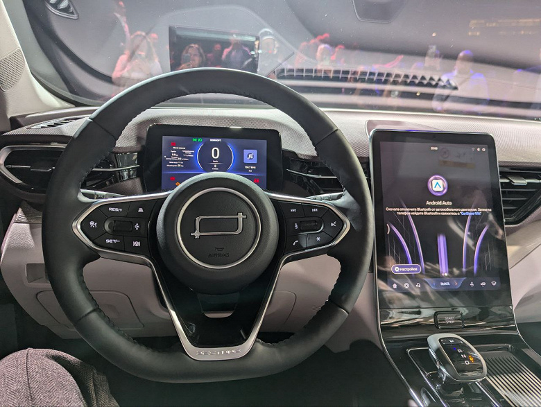 2,78 milyon ruble için Nissan X-Trail'in analogu. FAW Bestune T90 crossover, 252 beygir gücünde bir motor ve 8 vitesli Aisin otomatik şanzımanla Rusya'da sunuldu.