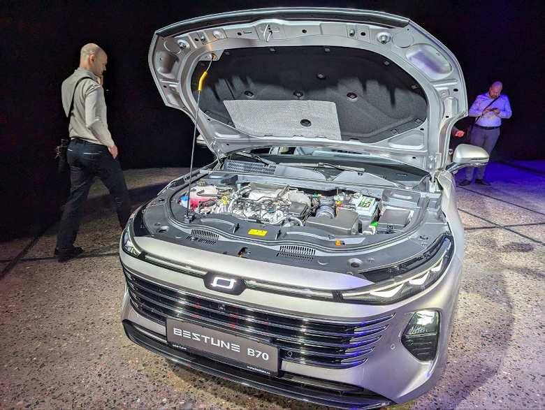 Bir Skoda Superb'i değiştirmek yalnızca 2,5 milyon rubleye mal oluyor. Büyük yeni nesil FAW Bestune B70 liftback, Rusya'da sunuldu - en üst versiyonda 2.0 litrelik motor ve 6 vitesli otomatik şanzımanla