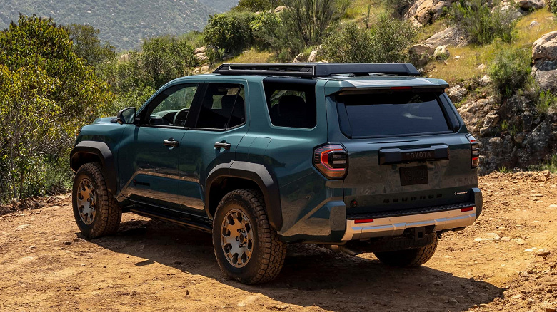 15 yıl aradan sonra gerçek anlamda yeni olan ilk şey. Toyota 4Runner 2025 SUV, önceki versiyondan yalnızca 65 $ daha pahalıydı