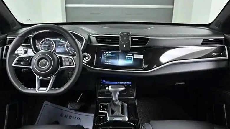Otomatik şanzımanlı geniş ve iyi donanımlı bir coupe crossover - yalnızca 2 milyon ruble. Dongfeng Fengon ix5'in Rusya'da satışları başladı